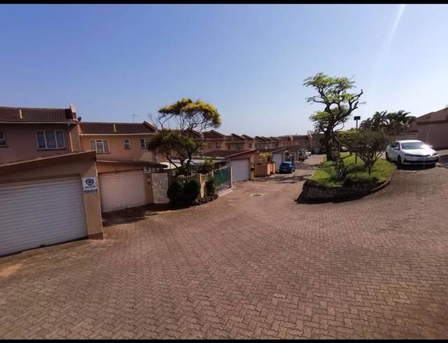 2 BEDROOM DUPLEX FOR SALE IN BLUFF